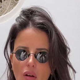 Julia, 42, 
