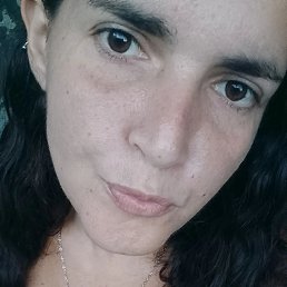 Aline, 33, 