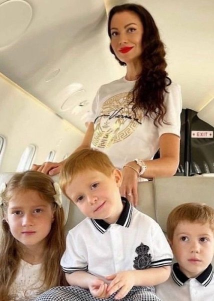 Павла Дурова лишили родительских прав в Швейцарии. Об этом заявила Ирина Болгар, которая, ... - 2