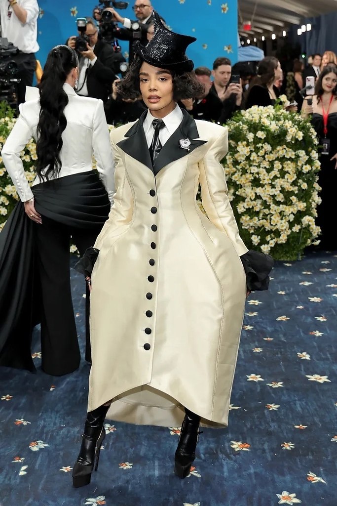 #metgala2025  3 - 4
