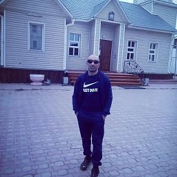 Romeo, 41, 