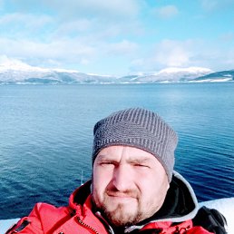 Aleksandr, 41, 