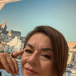 Laura, 57, 