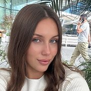 Anna, 35 , 