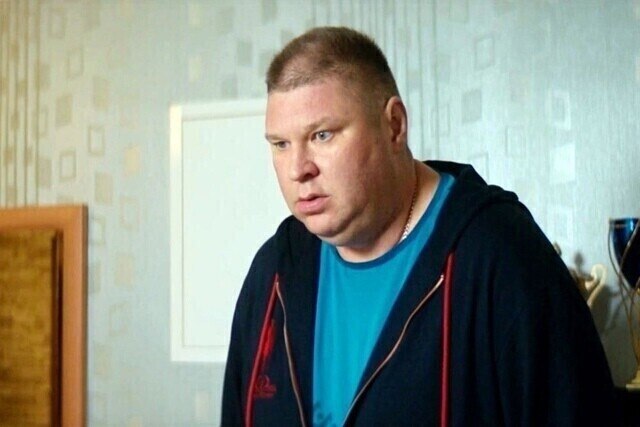 Андрей Николаевич Свиридов родился 27 марта 1975 года в Могилёве. Его папа работал преподавателем, а ... - 3