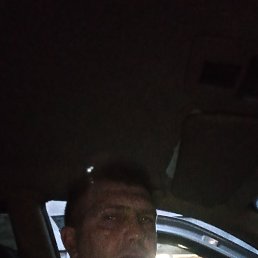 Wiktor, 45,  
