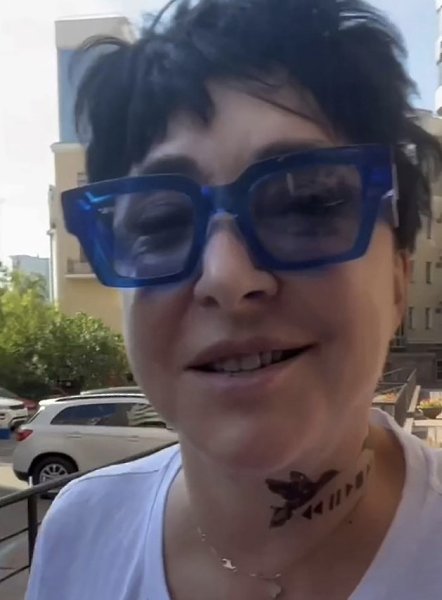 Артисты в погоне за вниманием: Лолита выбрасывает мусор на видео! В стремлении привлечь внимание, ...