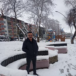 Sedat, 33, 