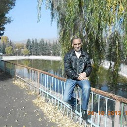 Garnik, 58, 