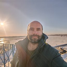 Aleks, 37, 