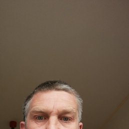 Aleks, 51, 