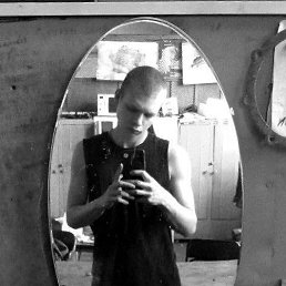 Egor, 19, 
