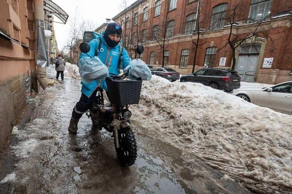 В Москве рассматривают возможность введения штрафов для служб доставки за небезопасное вождение ...