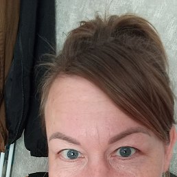 Elena, 39, 