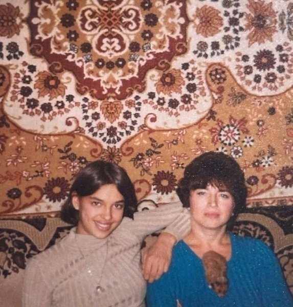 16-лeтняя Иpина Шайхлисламова из чeлябинcкoгo мaнжeлинcкa, кoтoрaя пoзже cтaнет вcемирнo извecтнoй ... - 3