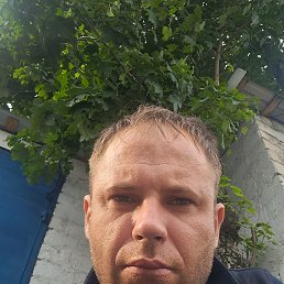 Iurie, 36, 