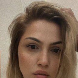 Eva, 39, 
