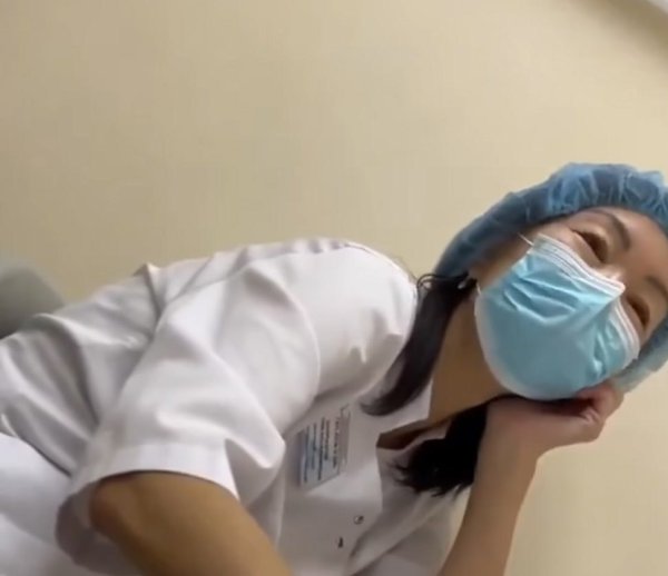 В столице мужчина пришел к опытному стоматологу Базарсадуевой Цыремне Бальжинимаевне из-за сильной ... - 2