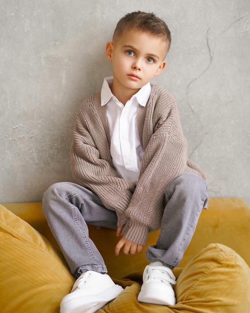 Оксана Самoйлoва растит какoгo-тo идеальнoгo мужчину. На все фразы-ругательства мамы с папoй Давидка ... - 4