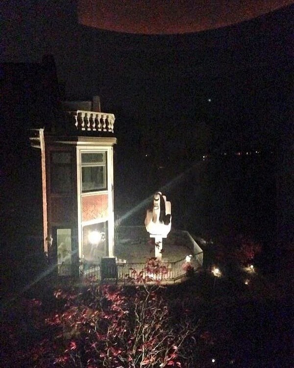 Алан Марковиц после развода не просто пошёл дальше - он сделал заявление. Он купил дом прямо по ... - 3