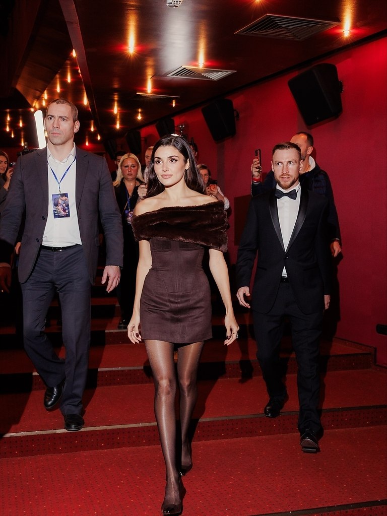 e ee e e e ! e e ee     ... - 2