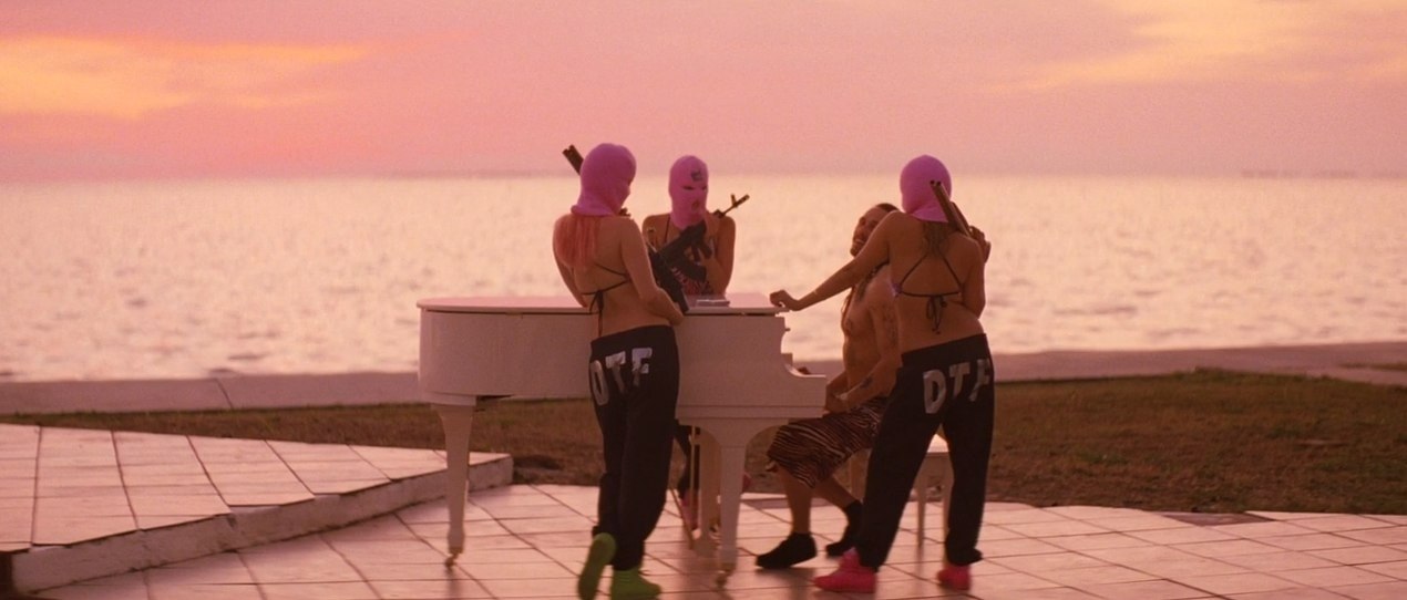   / Spring Breakers (2012).dir. Harmony Korine - 5