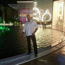 daniel, 43, 