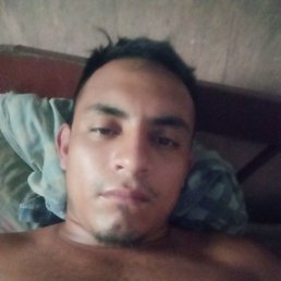 Carlos, 24, 