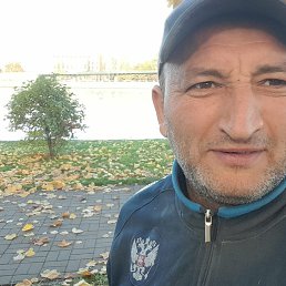 Maksim, 48, 