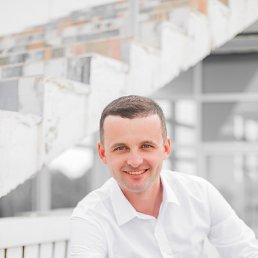 Maxim, 35, --