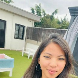 Lunah, 28, 