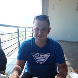 Slaviks, 41, 