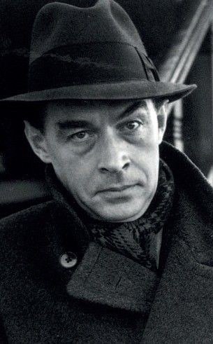 Я всегда думал, что каждый человек - против войны, пока не обнаружил, что есть такие, которые за, ...