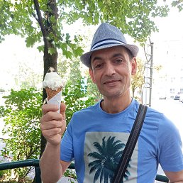 Rumen, 42, 