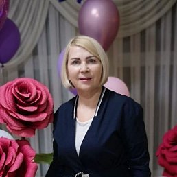 Eleni, 44, 