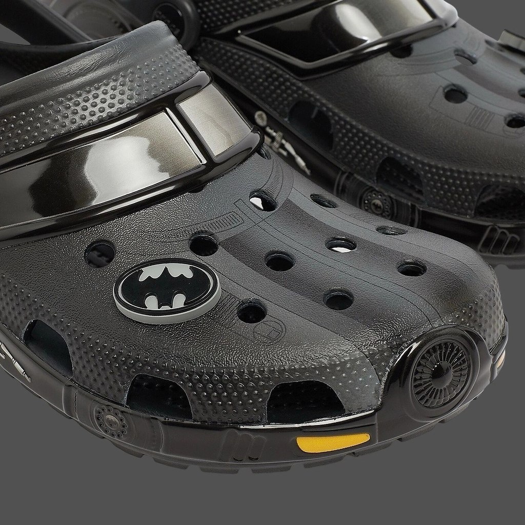 Crocs       .    6000 .