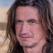 Den, 42 , 