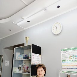 Elena, 59, 