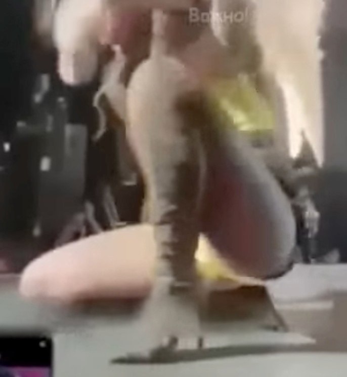  :    .  ,      ...