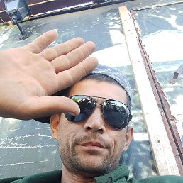 Oybek, 35, 