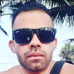 adolfo, 33, 