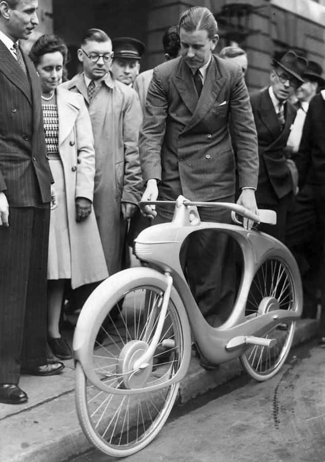 e    ,  1946 . a  y, ...