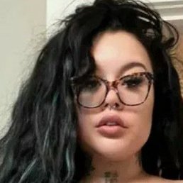 Eleanor, 25, 