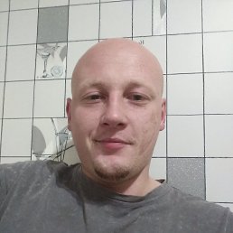 Vlad, 28, 