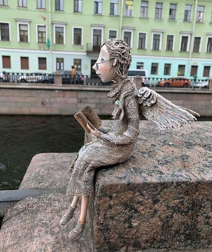 Как шутят в Петербурге? 1. Материально крепко стоишь на ногах – это когда можешь купить билет в ...