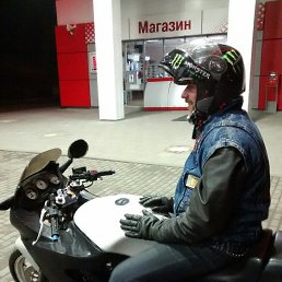 Tommi, 32, 