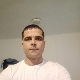 Mihail, 35, 