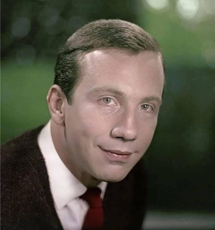:) Всеми любимый нами актер Савелий Крамаров умер от болезни, которой боялся больше всего на свете. ...