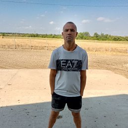 Sergey, 43, 