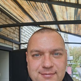 Evgenii, 48, 